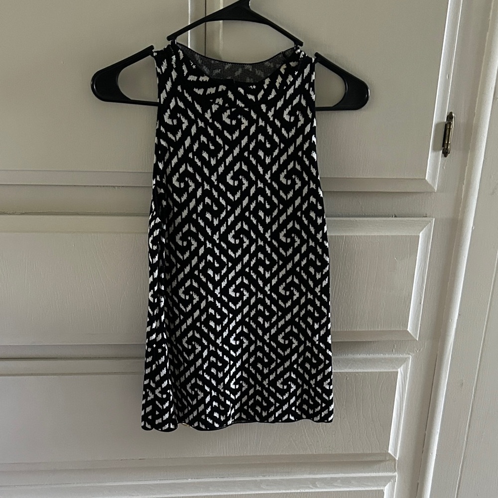 White House Black Market Black and White Patterned Top